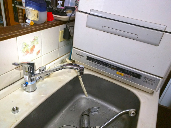 素人でも出来た】台所の水道（蛇口）がグラグラになったから、交換しま 