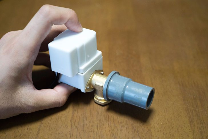 電磁弁に塩ビソケットを取り付け